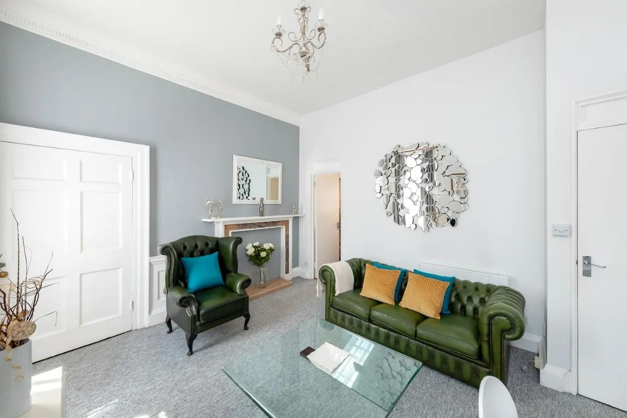 Super City Centre Apartment - Two Bedrooms, Perfect Location Bath Reino Unido