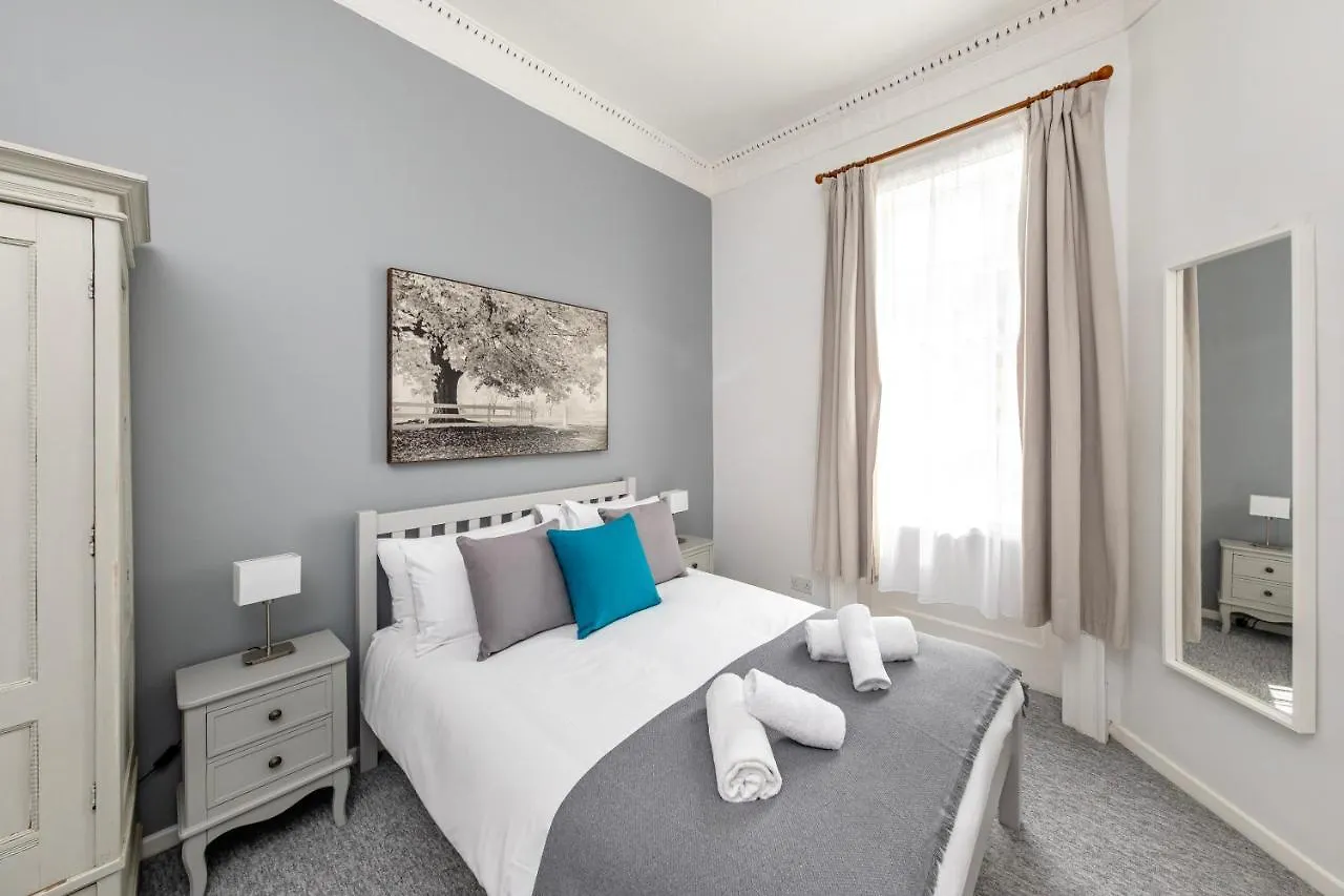 Super City Centre Apartment - Two Bedrooms, Perfect Location Bath